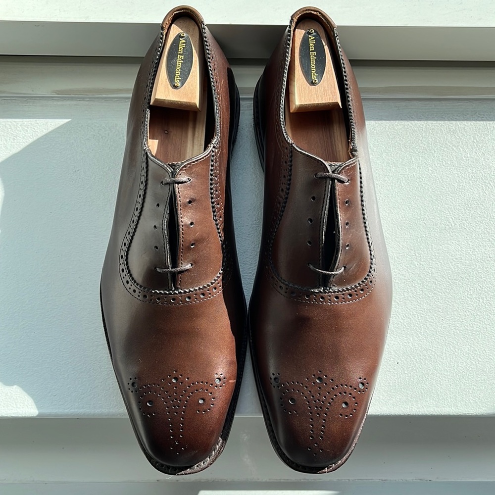 Allen Edmonds - Cornwallis Medallion Toe Oxford - Brown - Brand New